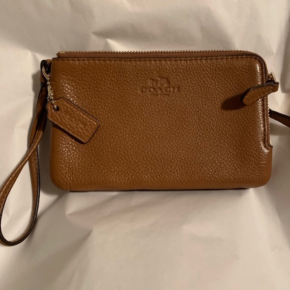 Coach Handbags - Coach Leather Wristlet